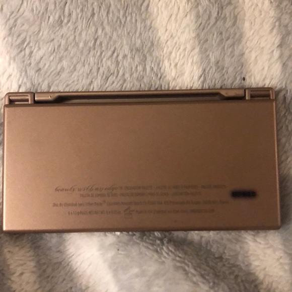 UD NAKED 2 BASICS palette - Picture 4 of 5
